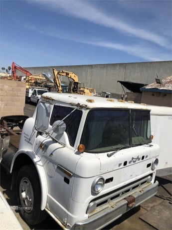 1983 FORD C700