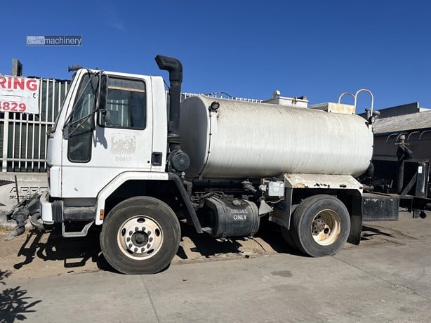 1997 FORD CF8000