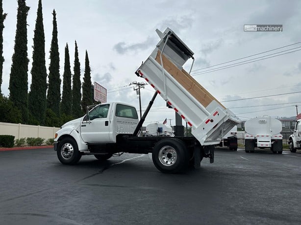 2005 FORD F650 SD
