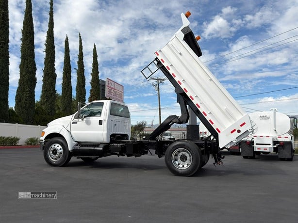 2014 FORD F750 SD