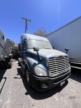 2012 FREIGHTLINER CASCADIA 113