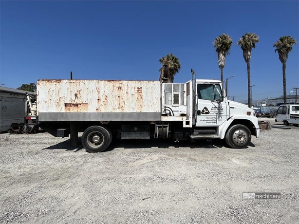 2000 FREIGHTLINER FL60