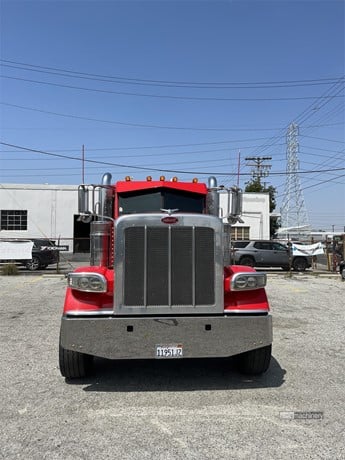 2013 PETERBILT 389