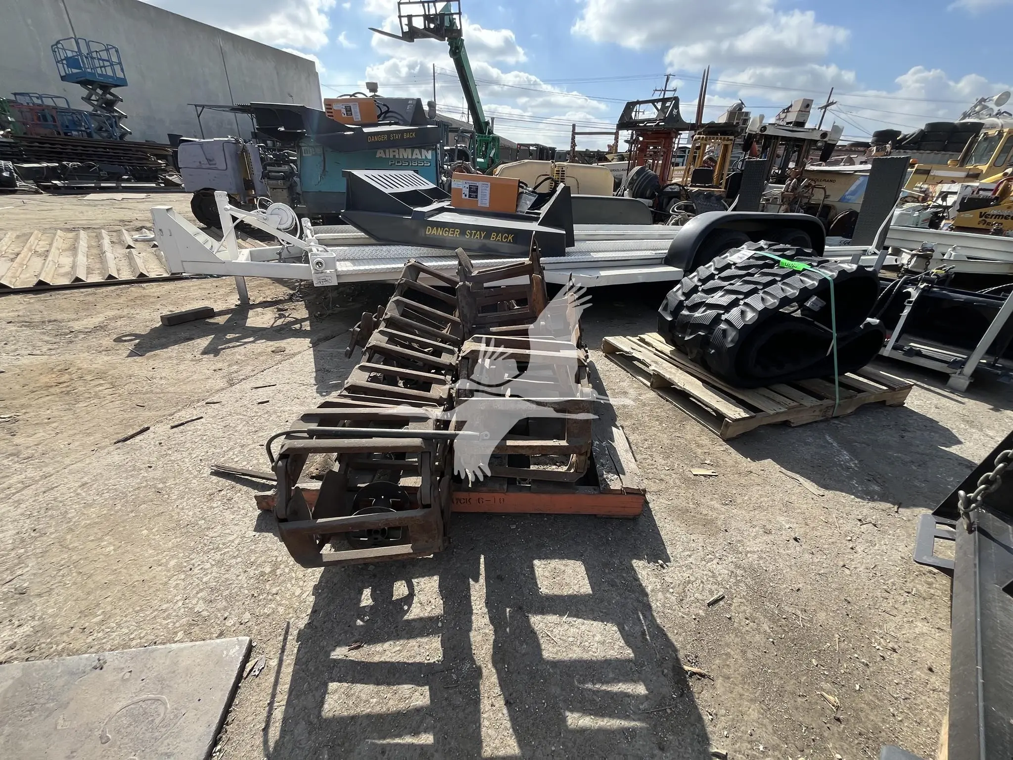 Track Pads / Shoes SET OF SKID STEER STEEL TRACKS - Image 1