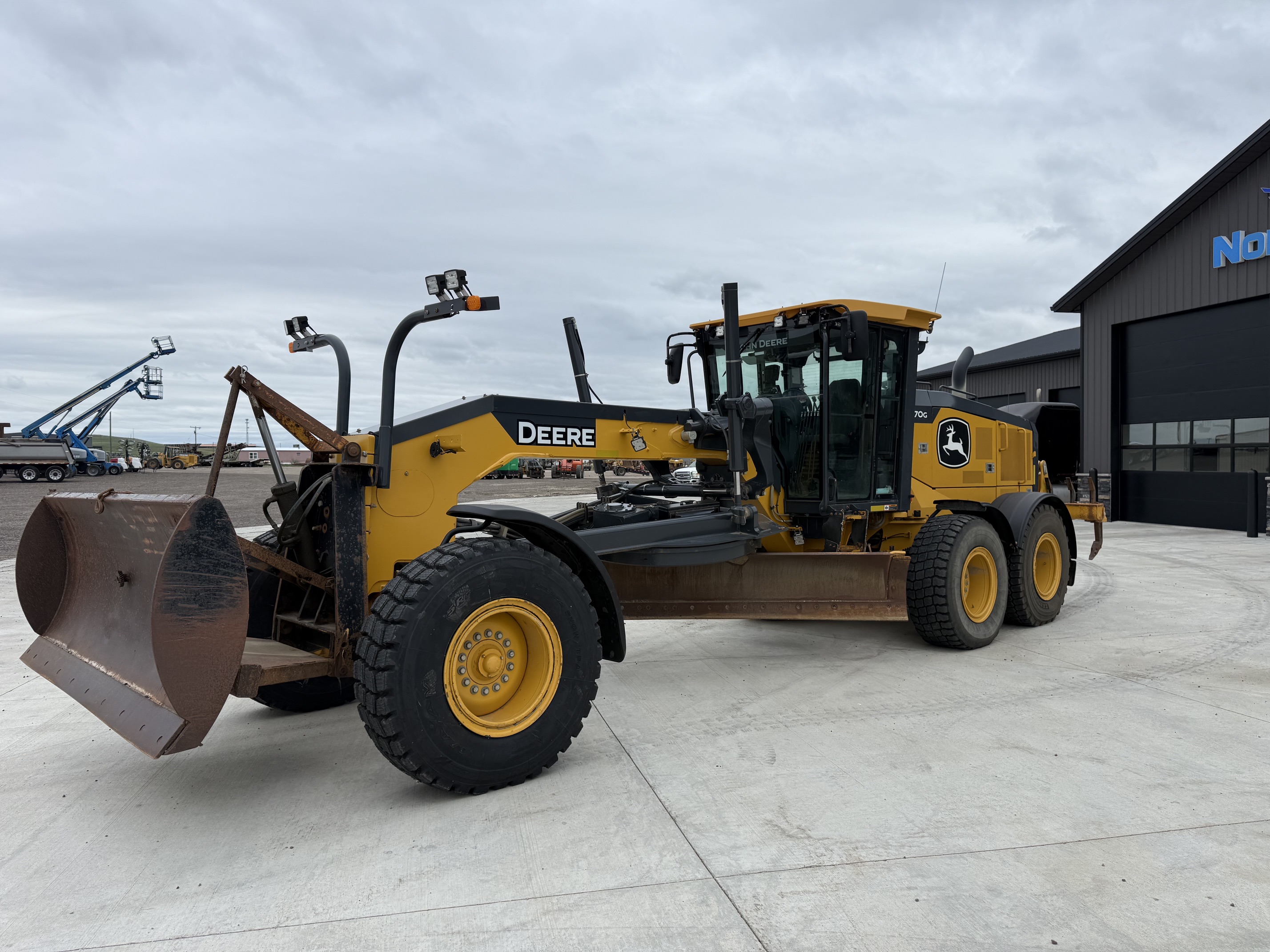2022 Deere 770G Grader - Image 1